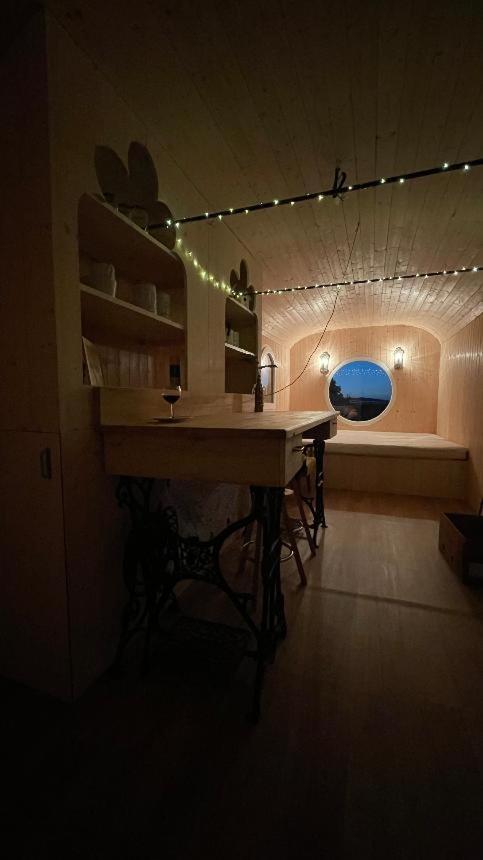 Glamping - Stylova Maringotka V Srdci Ladova Kraje, Pobliz Hlavniho Mesta Prahy Stribrna Skalice ภายนอก รูปภาพ