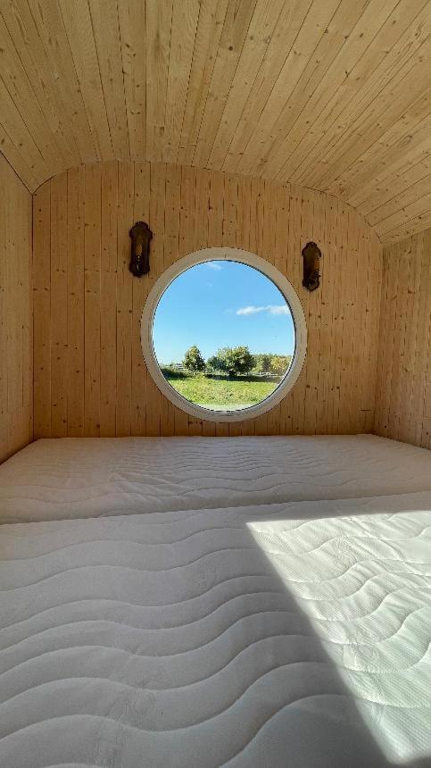 Glamping - Stylova Maringotka V Srdci Ladova Kraje, Pobliz Hlavniho Mesta Prahy Stribrna Skalice ภายนอก รูปภาพ