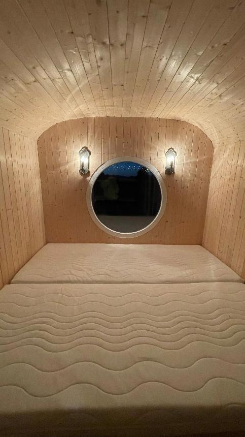 Glamping - Stylova Maringotka V Srdci Ladova Kraje, Pobliz Hlavniho Mesta Prahy Stribrna Skalice ภายนอก รูปภาพ