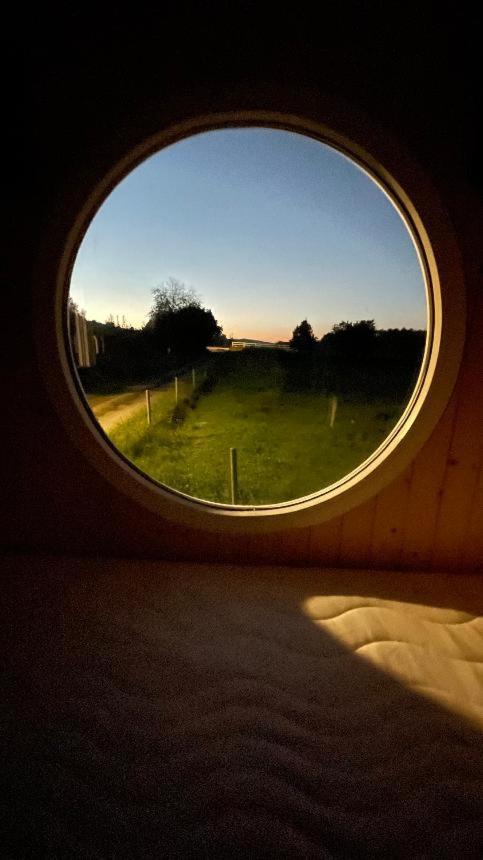 Glamping - Stylova Maringotka V Srdci Ladova Kraje, Pobliz Hlavniho Mesta Prahy Stribrna Skalice ภายนอก รูปภาพ
