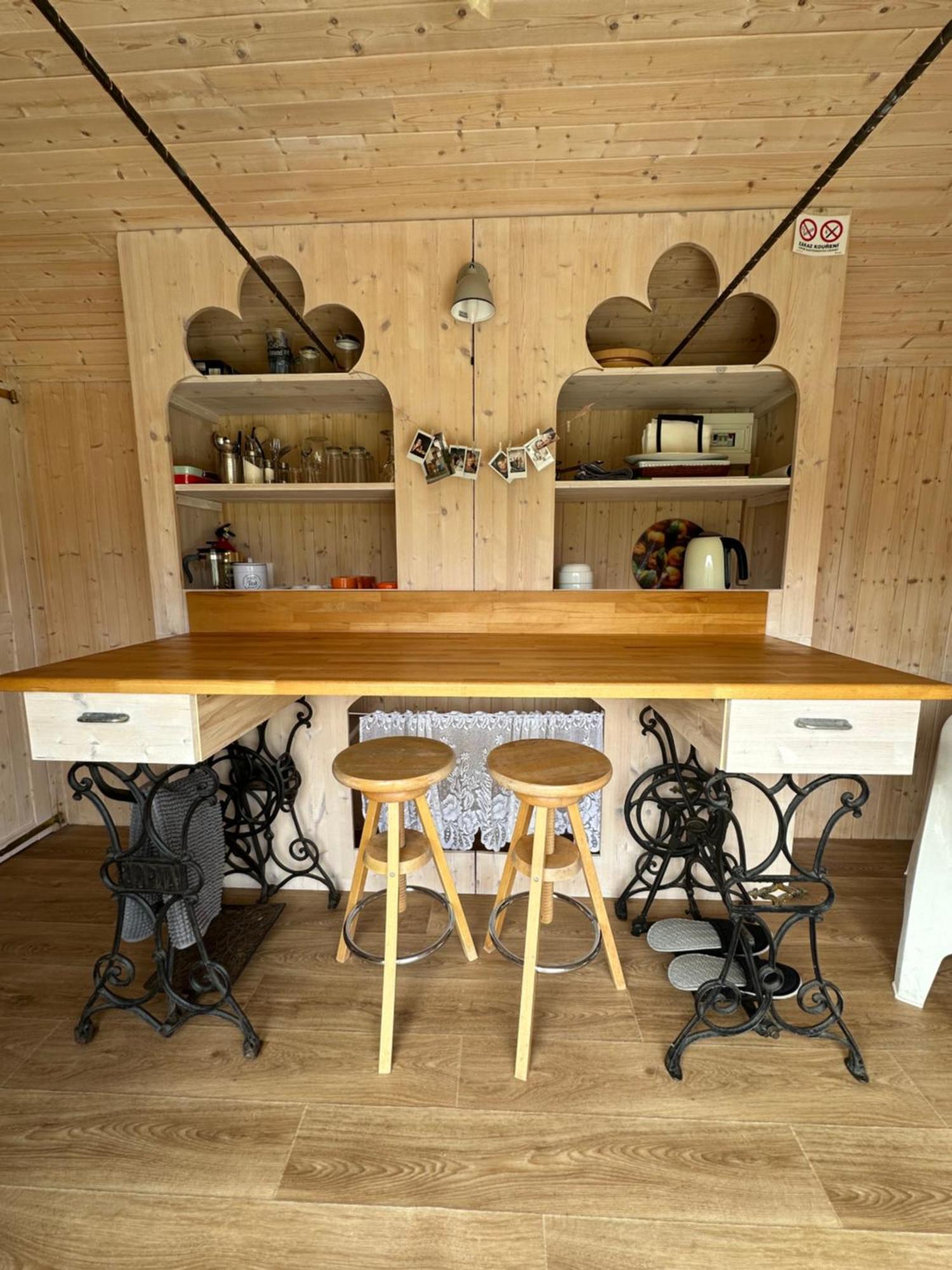 Glamping - Stylova Maringotka V Srdci Ladova Kraje, Pobliz Hlavniho Mesta Prahy Stribrna Skalice ภายนอก รูปภาพ