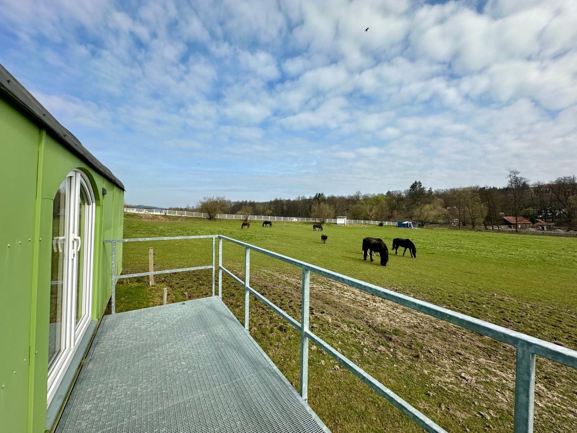 Glamping - Stylova Maringotka V Srdci Ladova Kraje, Pobliz Hlavniho Mesta Prahy Stribrna Skalice ภายนอก รูปภาพ