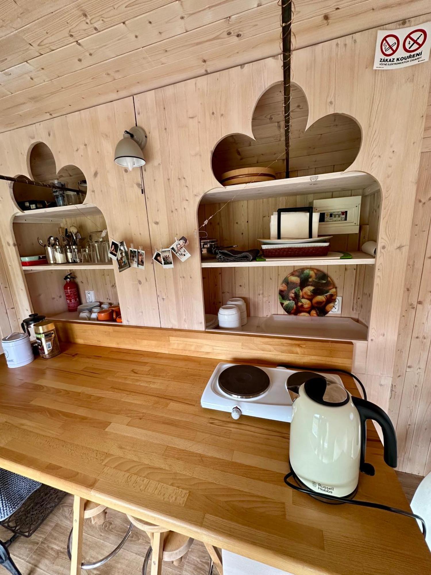 Glamping - Stylova Maringotka V Srdci Ladova Kraje, Pobliz Hlavniho Mesta Prahy Stribrna Skalice ภายนอก รูปภาพ
